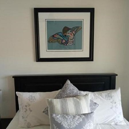 Tranquil Waterfront Condo Келоуна Екстер'єр фото