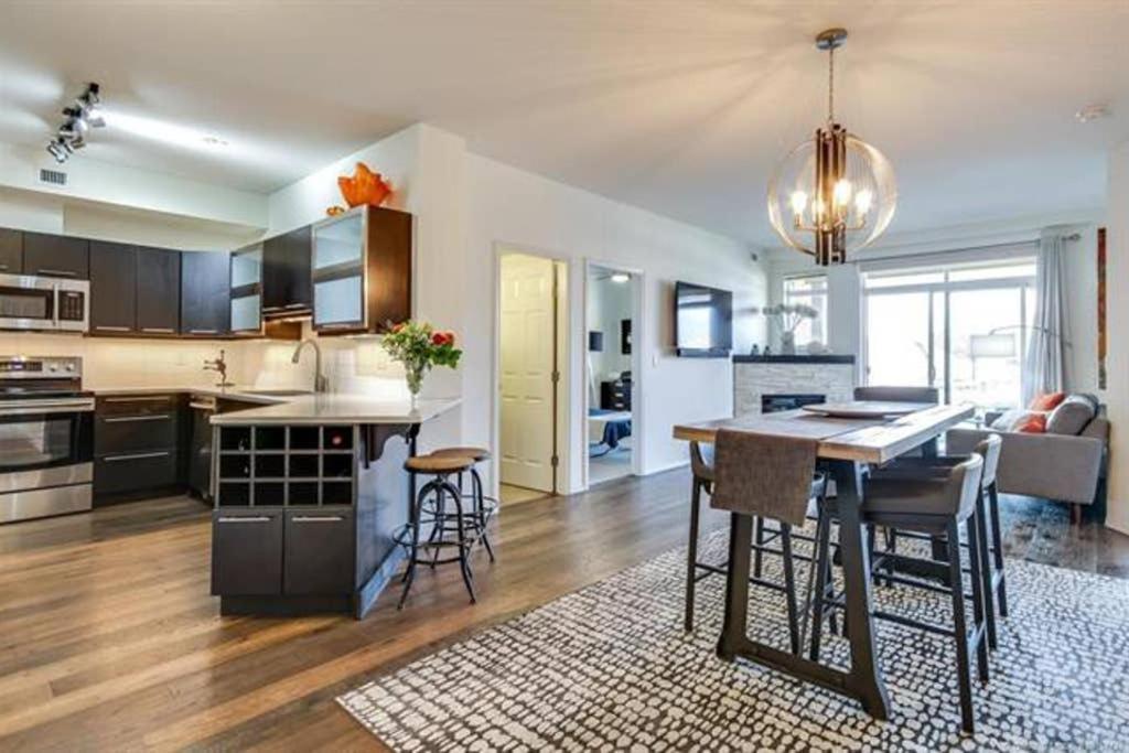 Tranquil Waterfront Condo Келоуна Екстер'єр фото