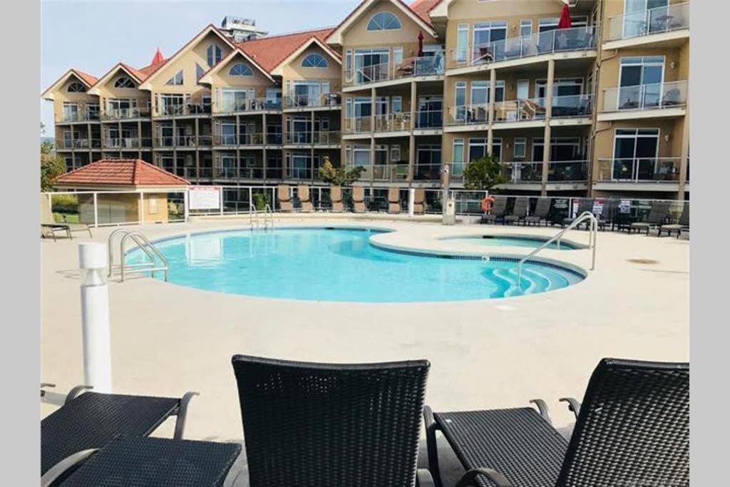 Tranquil Waterfront Condo Келоуна Екстер'єр фото