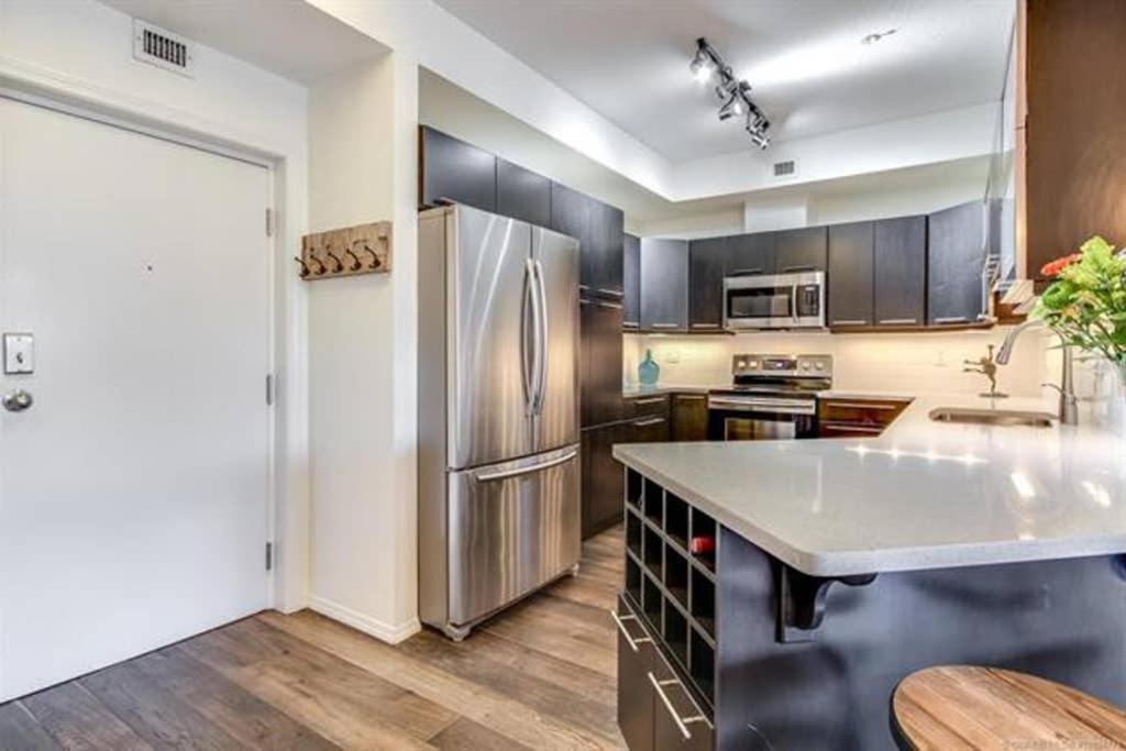 Tranquil Waterfront Condo Келоуна Екстер'єр фото