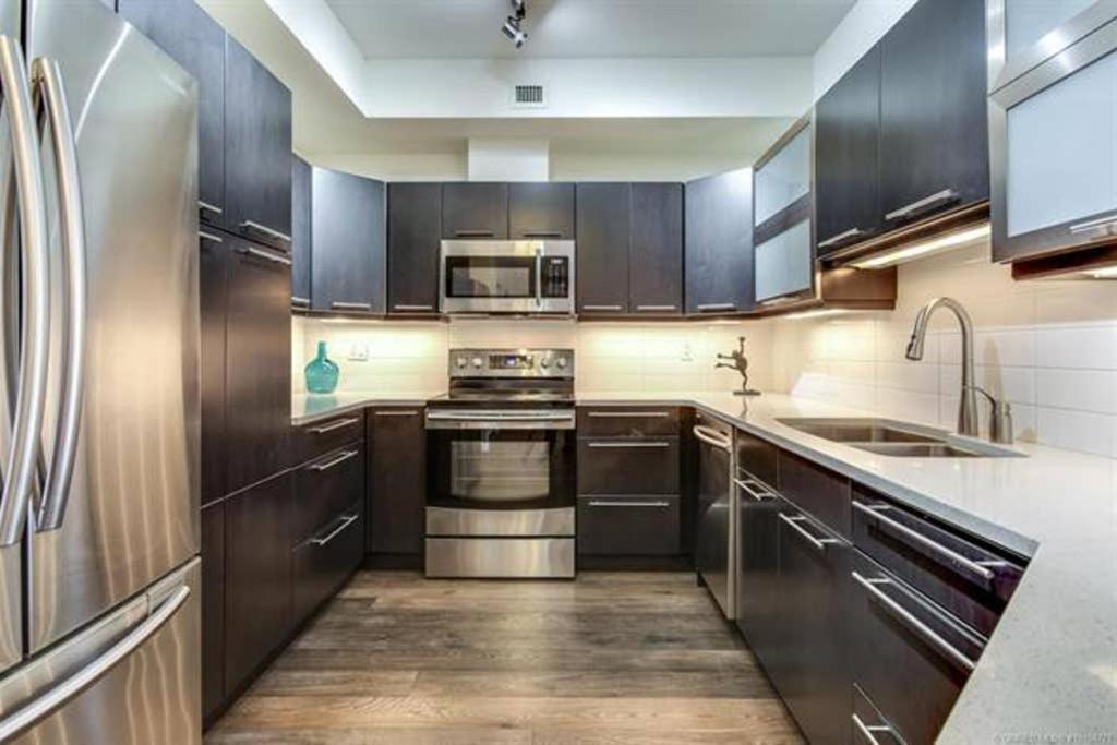 Tranquil Waterfront Condo Келоуна Екстер'єр фото
